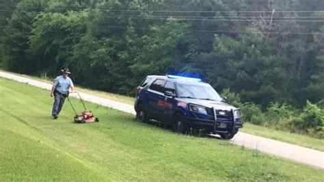 Gsp Trooper Mows Georgia Mans Yard After He Suffered A Fall Wsb Tv