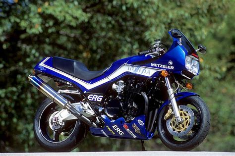 Die honda cbx750f (typ rc17) wurde von 1984 bis 1989 gebaut. Honda CBX 750 | Motos classicas, Motos e Motociclismo