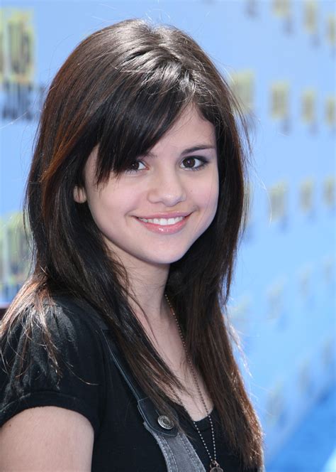 PHOTOS: Selena Gomez shines through her teenage years in THESE alluring throwback clicks