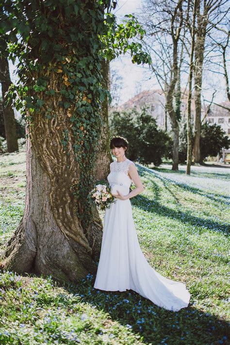 Aus weißen hochzeitskleid von laura ashley. Hochzeitsfotografie Allgäu Sabrina Schindzielorz Location ...