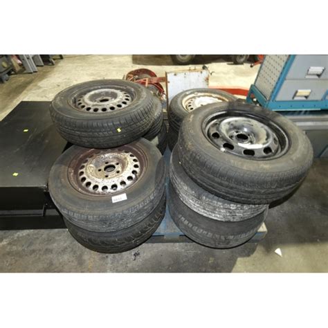 1 Pallet Containing 9 X Five Stud Wheels Fitted With Tyres Suit Ford