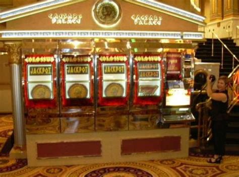 Ten Of The Largest Slot Machines In The World