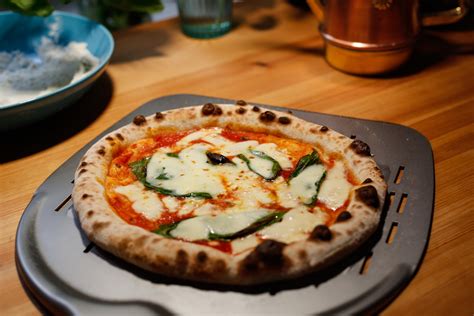 Neapolitan Style Pizza Margherita Cooked In 90 Seconds In A Boringly