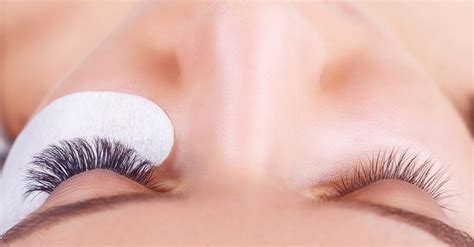 It uses either volume or hybrid lashes, with longer lashes in the middle of the eyelash instead of the corners. Different Eyelash Extension Styles | Selena's Lash Studio