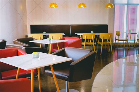 Interior Muebles Mesas Sillas Restaurante Cafetería Bar Asiento