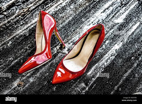 Women Feet Heels Hi Res Stock Photography And Images Alamy