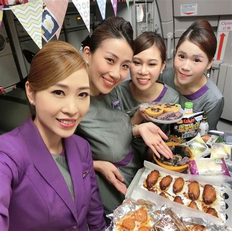 Hong kong airlines believe that safety should always come first, which is why they are committed to providing ample training and development to the cabin crews that they hire. 【Hong Kong】 HK Express cabin crew / 香港エクスプレス 客室乗務員 【香港 ...