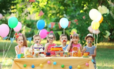 Backyard Party Ideas For The End Of School • Picky Stitch