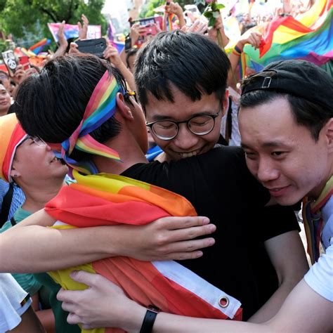 Taiwan Lawmakers Vote To Legalise Same Sex Marriage South China