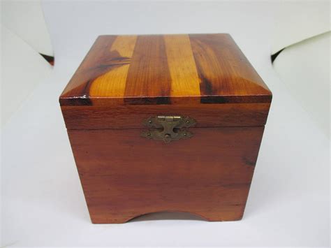 Beautiful Vintage Small Cedar Wooden Box With Latch Storage Jewelry
