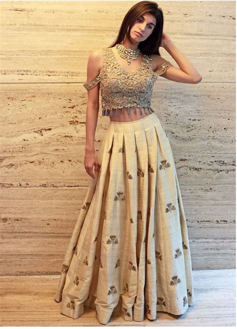 Pin By Amnah On Bridal And Casual Lehengas Indian Outfits Indian Dresses Lehenga Designs