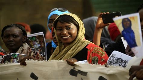 نساء السودان يأسرن الإعلام الغربي
