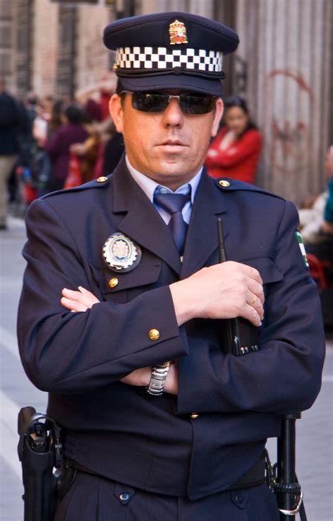 File Police Officer In Granada Spain Wikimedia Commons