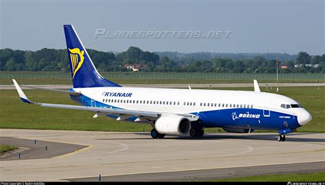 The b738 is member of the b737 family of aircraft. EI-DCL Ryanair Boeing 737-8AS(WL) Photo by Radim Koblížka ...