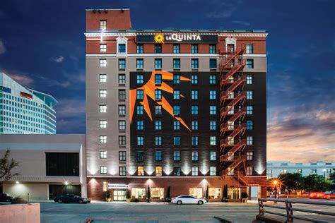 La Quinta Inn And Suites By Wyndham Dallas Downtown Dallas Tx Hotels
