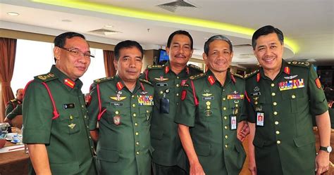Video ini dibuat pada tahun 2017 sempena majlis meraikan mantan. SSC Intake 34 - Reminiscing: 141216 SIMPOSIUM PANGLIMA ...