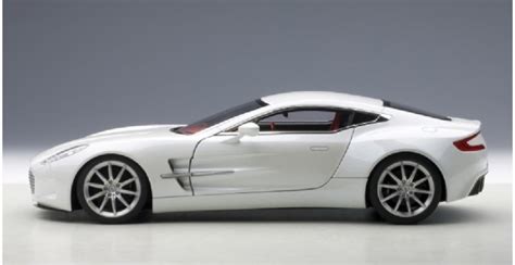 It first appeared at the 2008 paris motor show, although the car remained mostly covered by a savile row aston martin best model (12 items) list by marek. AUTOart 70244 Aston Martin One-77 White 1:18