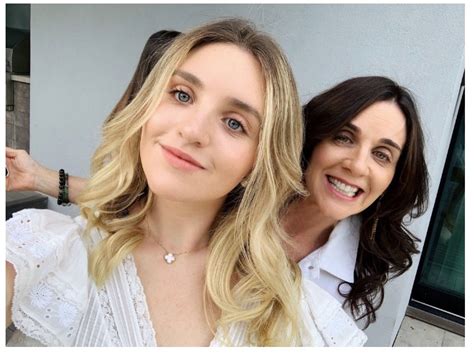 Joel glazer is part of the glazer family, who control first allied corporation and hrg group, the tampa bay buccaneers of the nfl, and england's manchester united football club. Meet Joel Glazer Wife Angela Glazer (Bio, Wiki) Fabwags.com