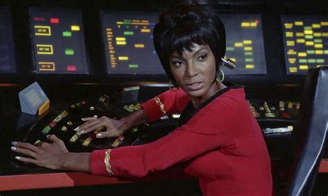 Dead At 89 Nichelle Nichols Uhura This Isnt Happiness Nevver