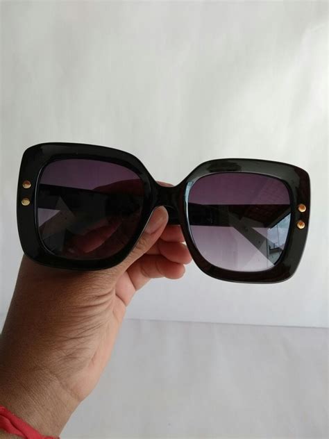Óculos De Sol Feminino Grande Lançamento Capinha R 45 00 Em Mercado Livre