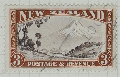 Stamps New Zealand Three Shillings Canterbury Museum