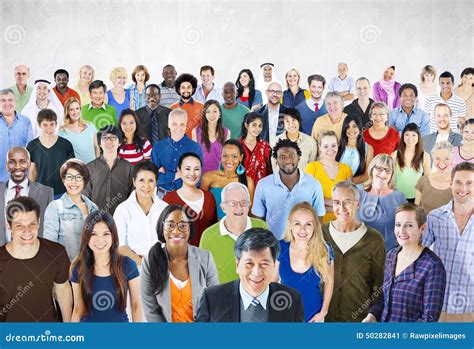 Folla Grande Gruppo Di Persone Il Concetto Multietnico Di Diversità