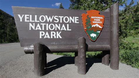 Yellowstone National Park Entrance Sign Stock Video Footage 0014 Sbv