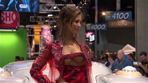 Comic Con Total Recall Breasted Woman Youtube