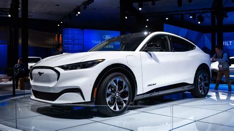 Best Large Luxury Cars 2018 - Best Luxury Car 2019