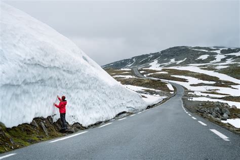 Premium Photo Bjorgavegen Snowy Road In The Mountains Of Norway