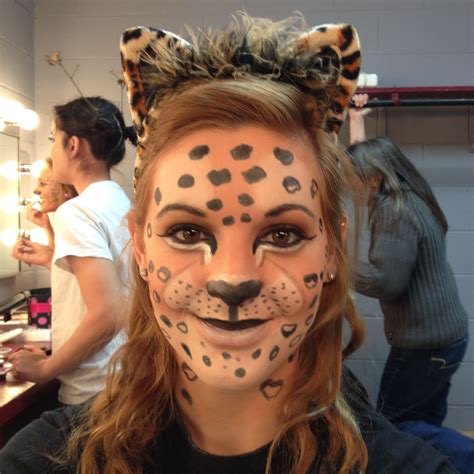 How To Apply Spotted Leopard Make Up Animal Makeup Leopard Makeup