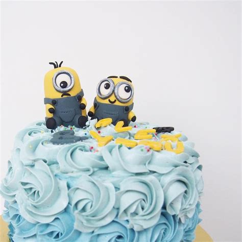 We have elvis minions, bride and groom minions and even a minion on a pogo stick. 24 Minion Cake Designs You Can Order Right Now | Cake ...