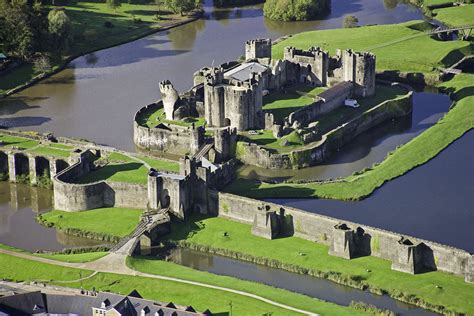 Brecon Beacons And Caerphilly Castle Day Tour From Cardiff Castles