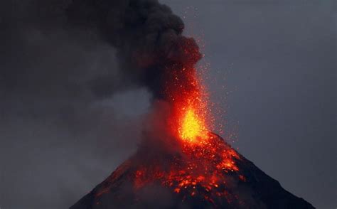 More Than 56000 Flee Philippines Most Active Volcano The Columbian