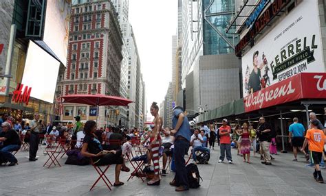 De Blasio May Open Times Square Pedestrian Plaza To Fight Off Nudity Observer