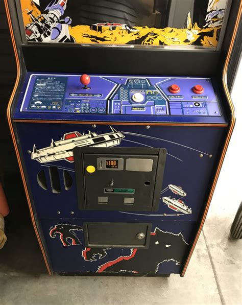 Vintage Space Invaders Arcade Game Working Great