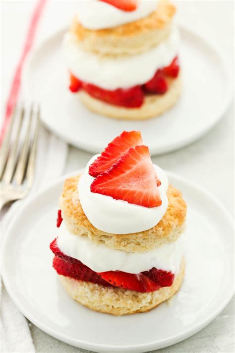 Homemade dessert done with whipped cream, dark chocolate, hazelnuts, sprinkles, vanilla and cocoa biscuits, icing sugar, cocoa,hazelnut cream. Lightly sweetened biscuits topped with sweet, juicy strawberries and homemade… | Homemade ...