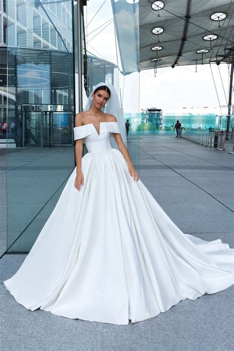 This is the best choice you can make to start shining. 2019 White Satin Wedding Dress with Off-the-shoulder ...