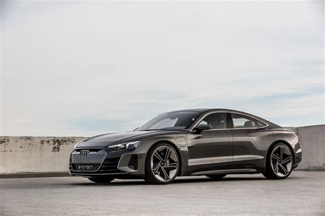 Intelligent solutions for home and on the move. Audi e-Tron GT Concept is een A7 met elektrische ...