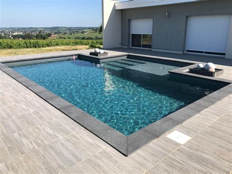 Le revêtement polyester dans une piscine, la résine piscine solution