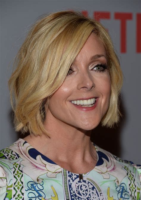 This Is Becoming The Official Haircut Of Blond Funny Women Glamour