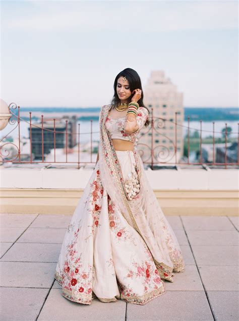 A Garden Inspired Indian Wedding In Memphis Tennessee Indian Bridal Outfits Indian Wedding