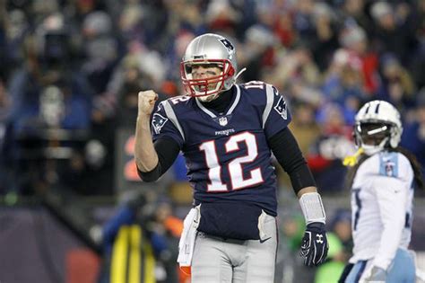 Tom Brady Injury Update New England Patriots Qb Practices On Thursday Wears Two Gloves