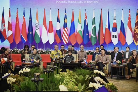 Secretary General Of ASEAN Attends 30th ASEAN Regional Forum ASEAN
