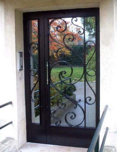 Couper avec les spécifications techniques. Porte d'entrée metallique Marseille (13) Marignane Miramas