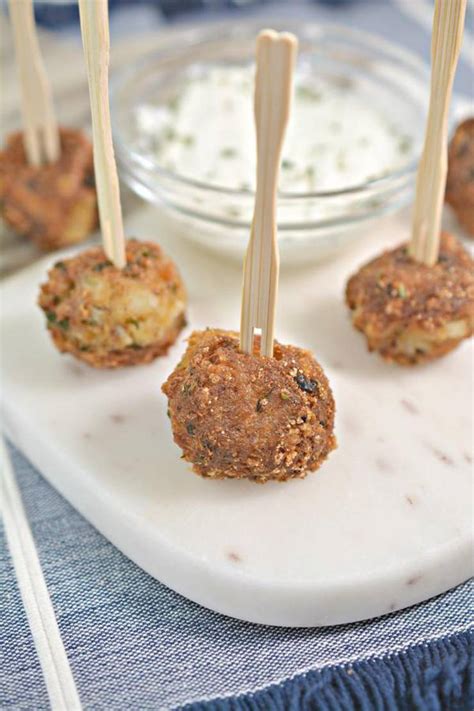 Knowing how to strip the shell of a blue crab and eat the succulent meat inside in under 5 minutes was a childhood ritual. Keto Crab Cake Bites! Low Carb Crab Cakes - Ketogenic Diet ...
