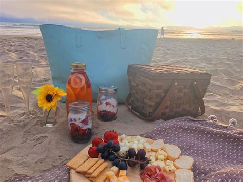 Sunset Picnic Dates🌻🍓 Simple Romantic Beach Picnic Setup Ig