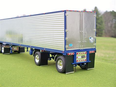 Reefer Semi Trailer Plastic Model Truck Vehicle Kit 124 Scale