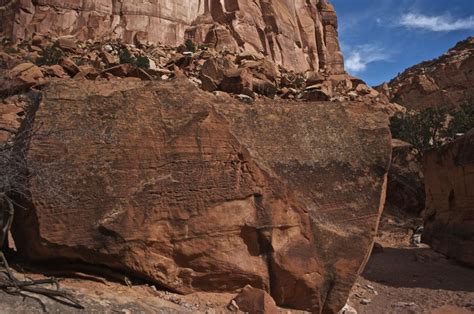 Bouldering In Chimney Rock Canyon South Central Utah