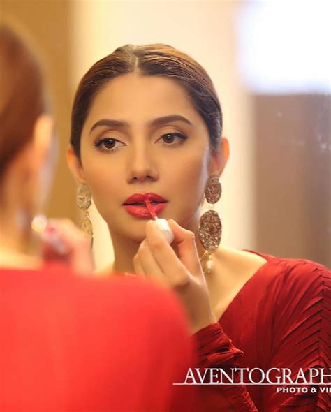 Latest Clicks Of Beautiful And Gorgeous Mahira Khan Reviewitpk